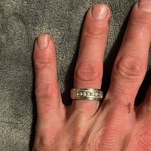 10 kt white gold with diamonds